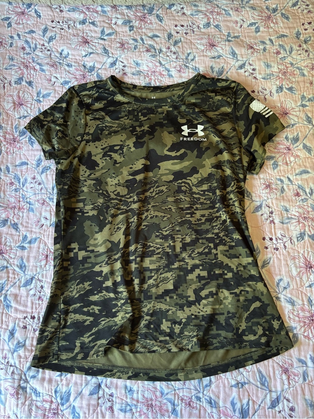 Under Armour Women's Short Sleeve Camo Tee - Olive Green, Black
